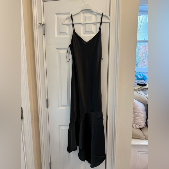 Steve Madden Lucielle
Handkerchief Hem Satin Slipdress size L - Picture 7 of 11